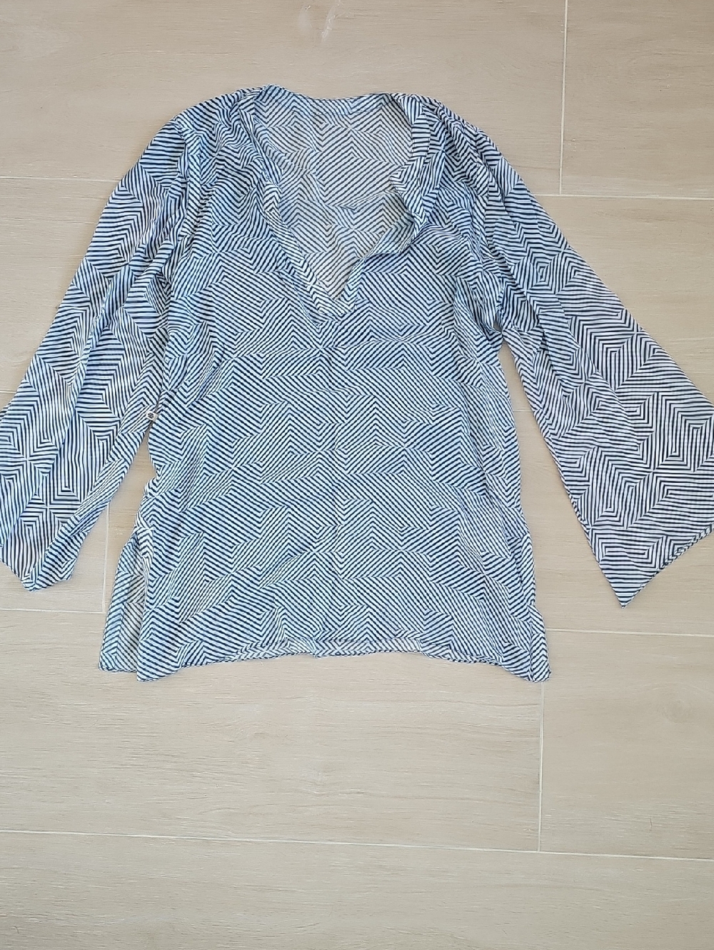 Sinesia Karol Blue & White Geometric V-Neck Swim Coverup